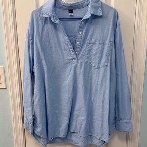 Old Navy Women's Maternity Top Light Blue Button Down Shirt
